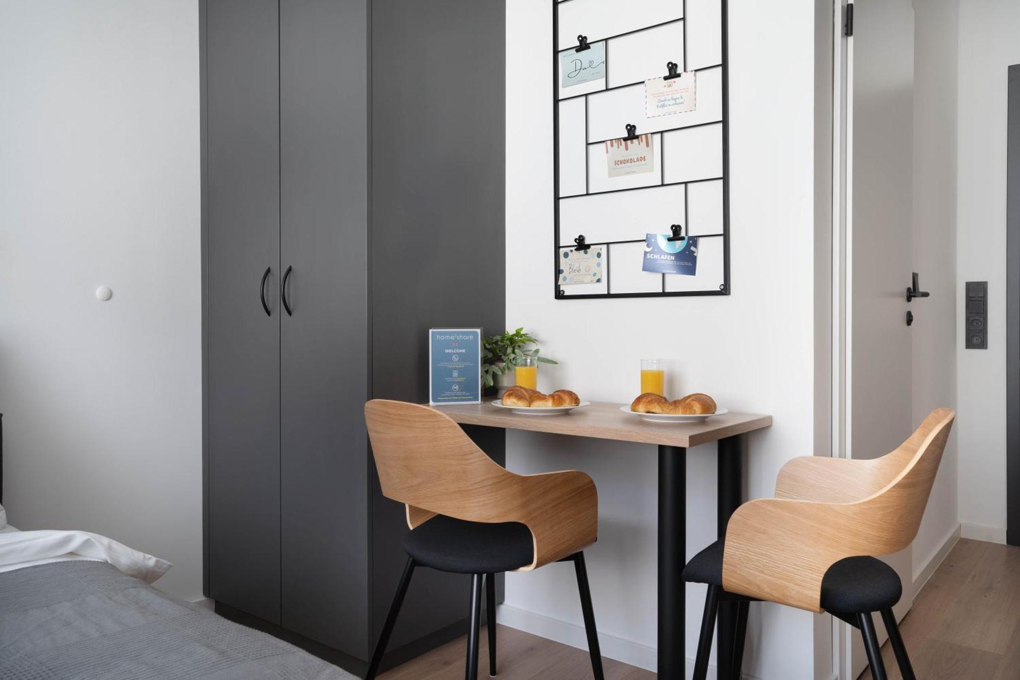 Central Bonn Apartments I Private Parking I Home2Share Bagian luar foto
