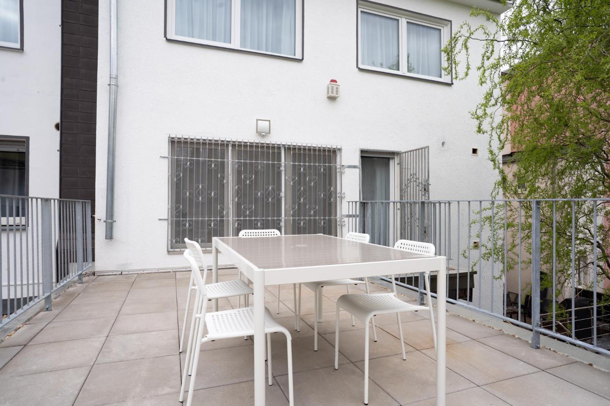 Central Bonn Apartments I Private Parking I Home2Share Bagian luar foto